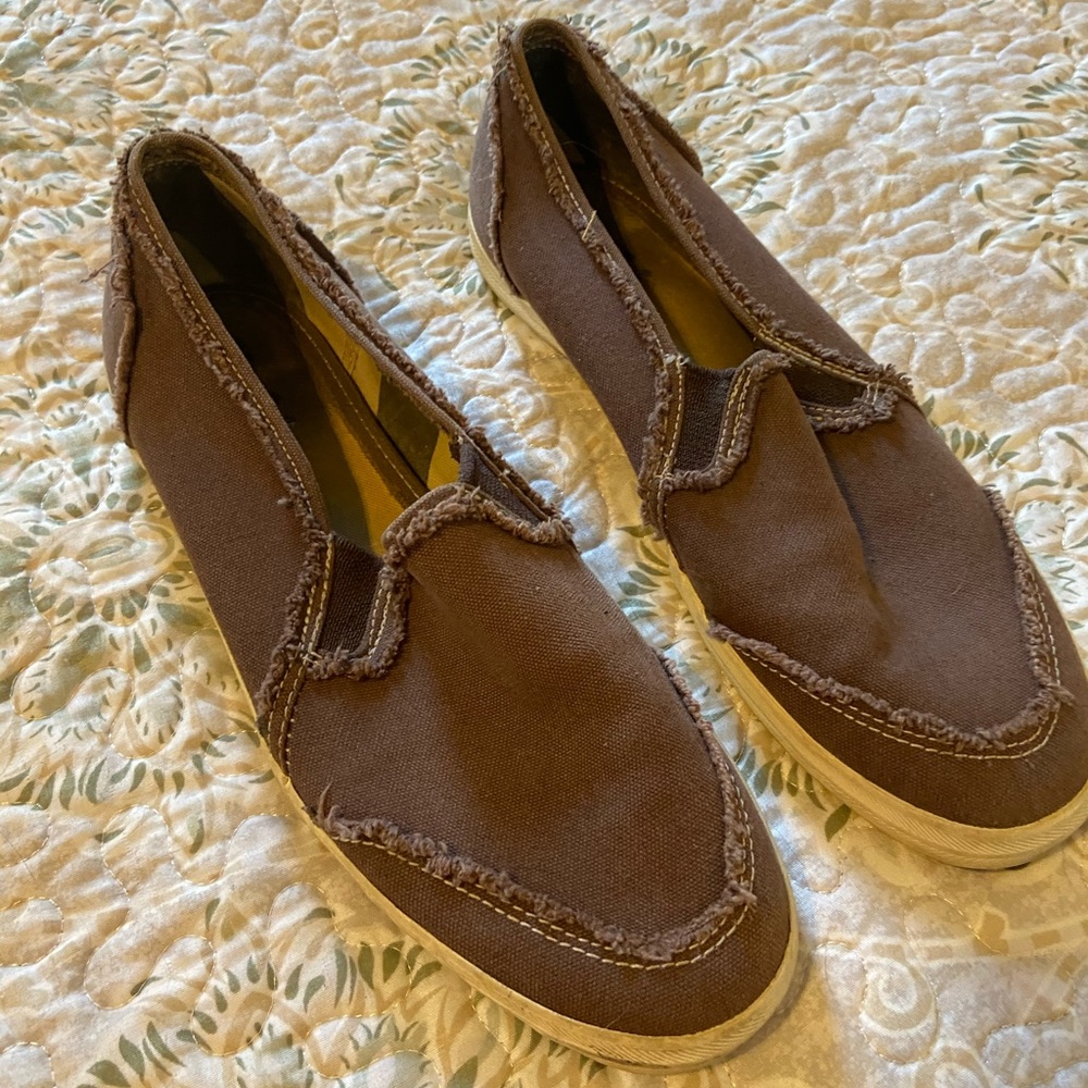 Brown vintage Keds w/frayed edges